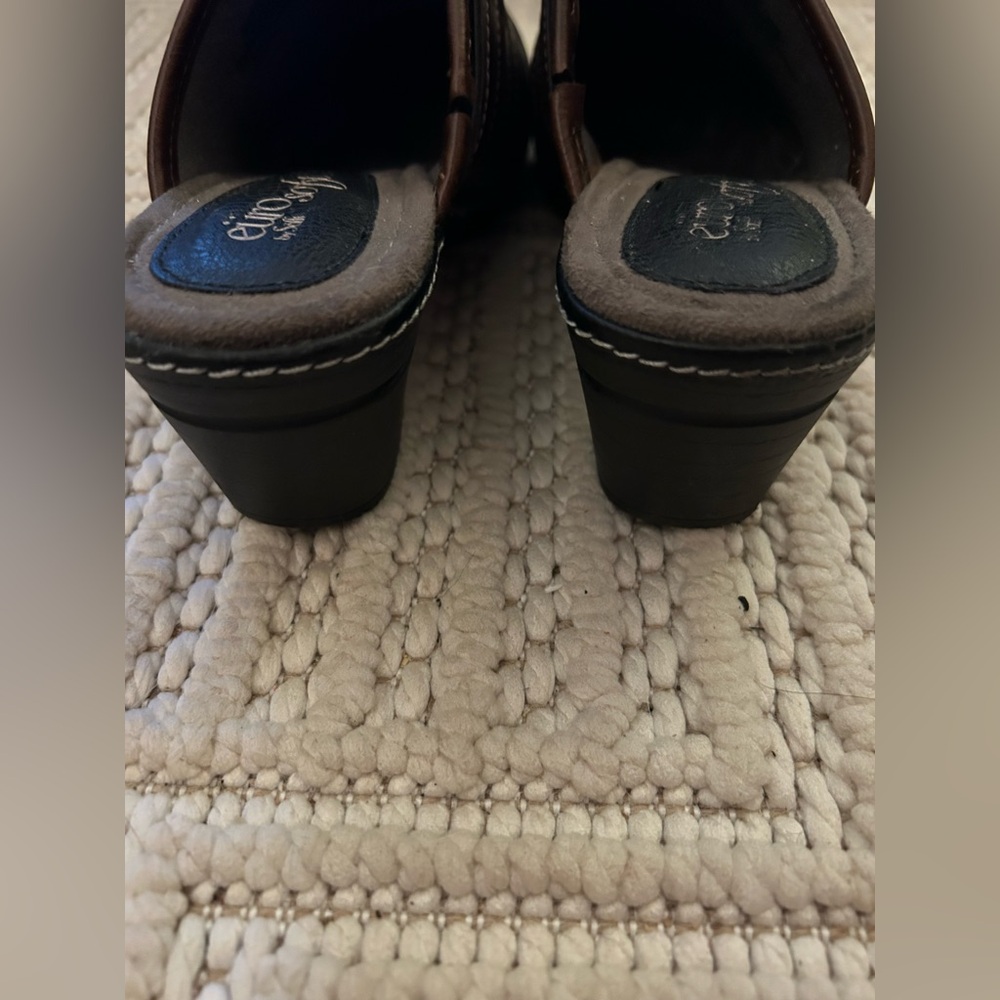 EuroSoft Women’s Black Clog Mules with Brown Strap Detail - Picture 3 of 7